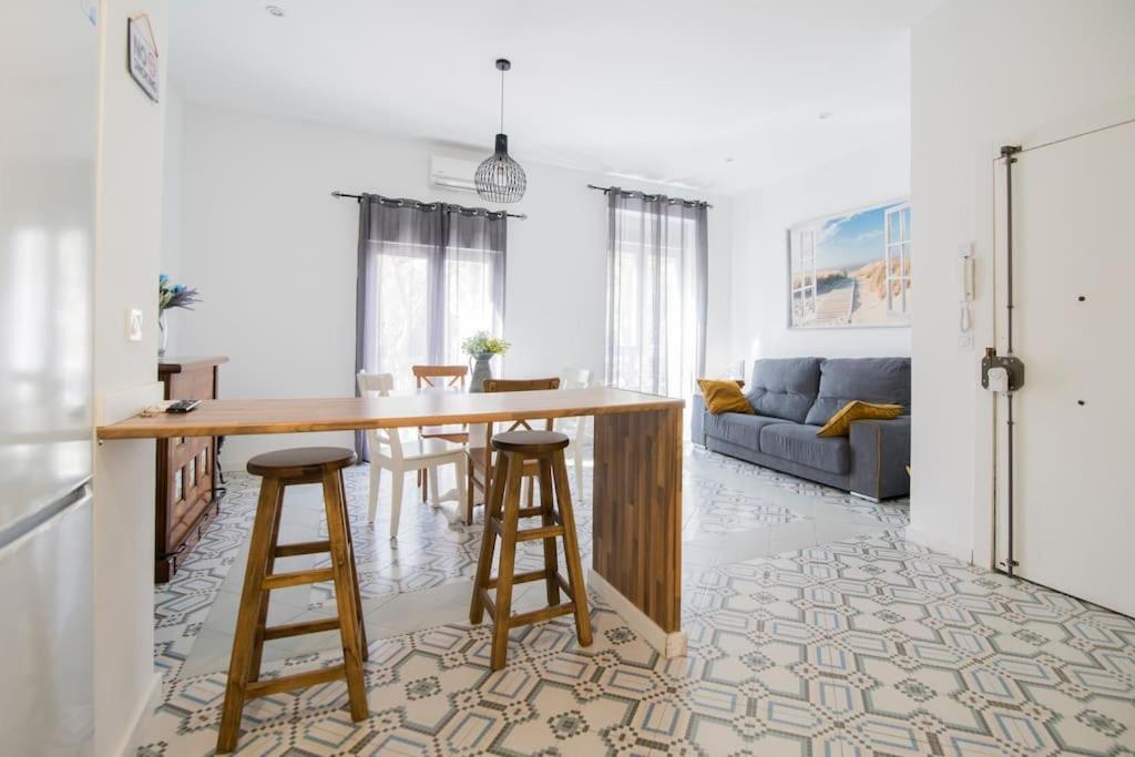 Cozy Flat In City Center Feel The Vibe Selfcheckin Валенсия Екстериор снимка