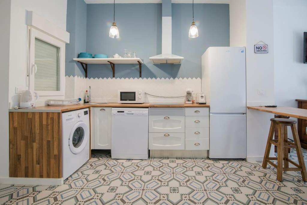 Cozy Flat In City Center Feel The Vibe Selfcheckin Валенсия Екстериор снимка