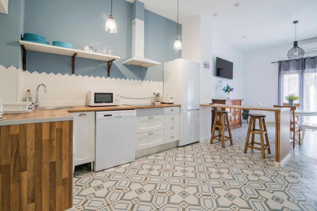 Cozy Flat In City Center Feel The Vibe Selfcheckin Валенсия Екстериор снимка