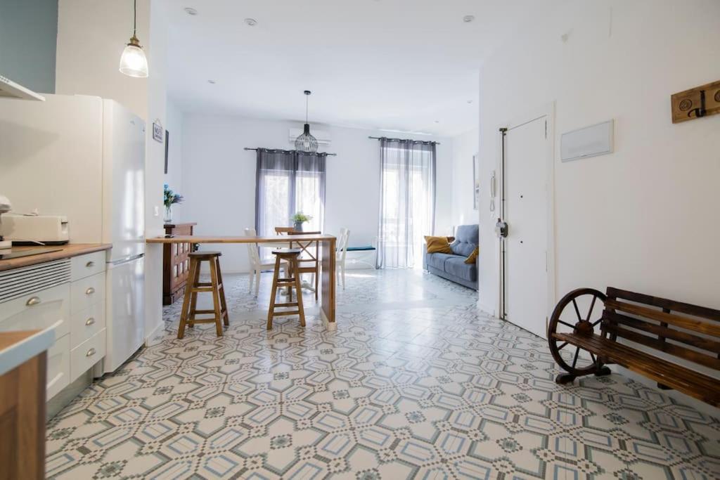 Cozy Flat In City Center Feel The Vibe Selfcheckin Валенсия Екстериор снимка
