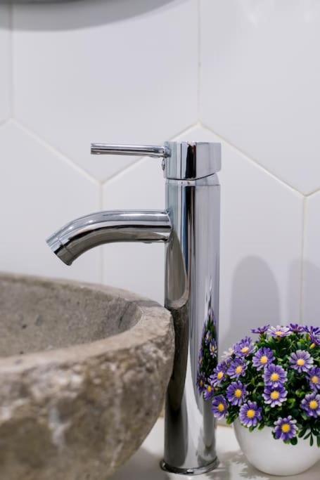 Cozy Flat In City Center Feel The Vibe Selfcheckin Валенсия Екстериор снимка